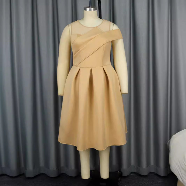 Damen Cocktailkleid mit asymmetrischem Schnitt und innovativen Plissee-Details Drune