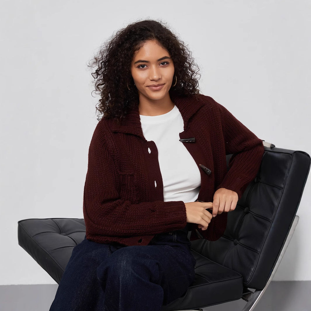 Damen Grobstrickjacke mit dekorativen Knopfdetails und praktischen Taschen Drune