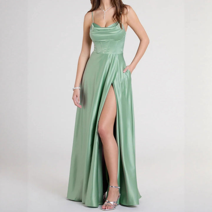 Damen Elegantes Abendkleid mit schimmerndem Satinfinish und tiefem Schlitz Drune
