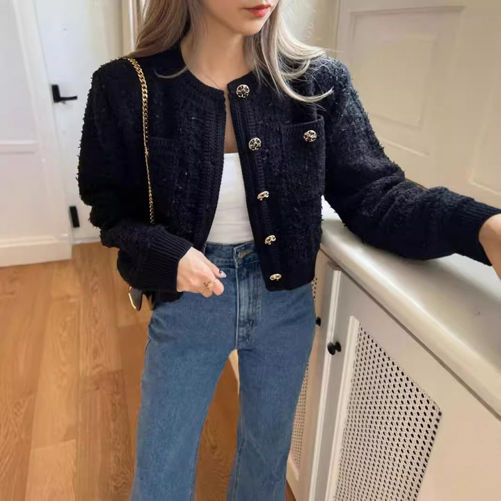 Damen kurz geschnittene Strickjacke mit dekorativen Knopfdetails und strukturiertem Design Drune