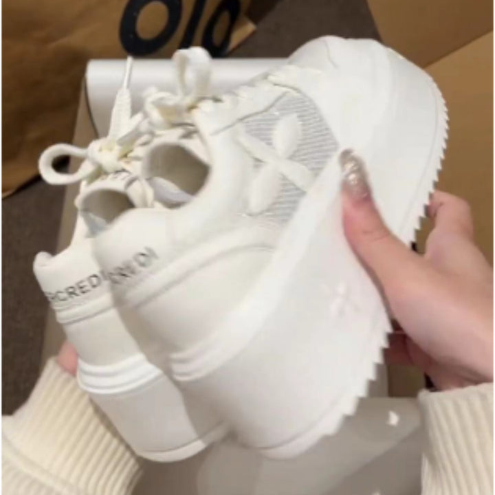 Damen Plateau-Chunky-Sneaker mit Blumenapplikation und Netz-Einsatz Drune