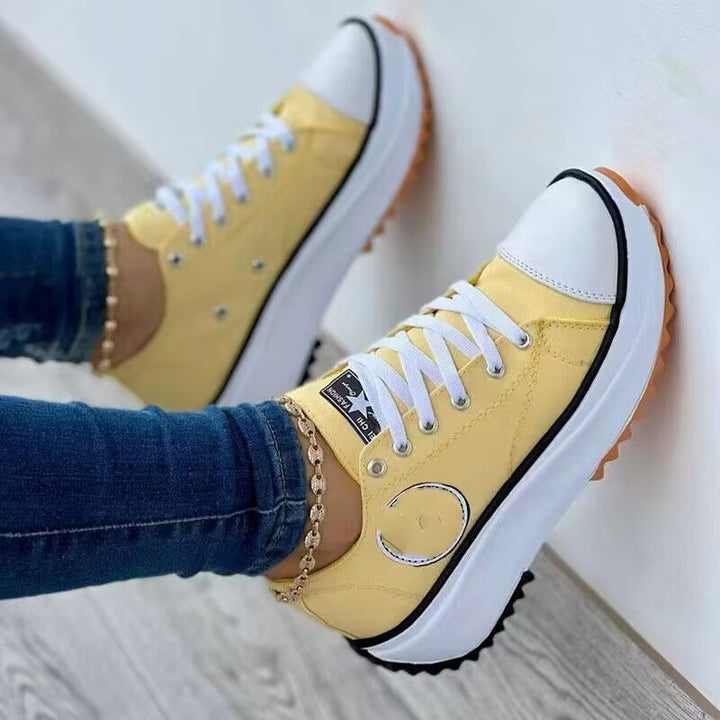 Damen Plateau-Canvas-Sneaker mit verstärkter Zehenkappe, profilierter Gummisohle und gepolstertem Schaft Drune