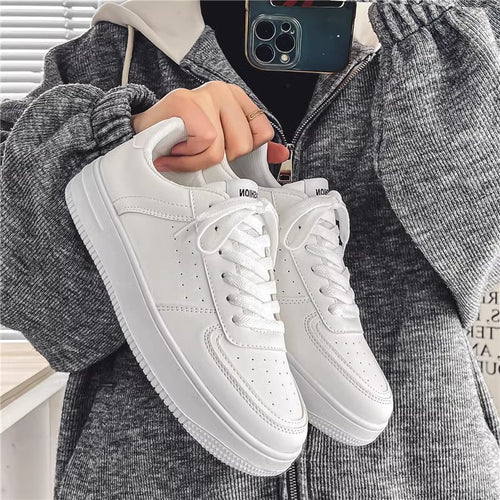 Unisex minimalistische Low-Top Court-Sneaker mit perforiertem Obermaterial, gepolstertem Fersenkragen und stoßdämpfender Laufsohle Drune