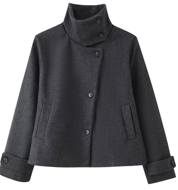 Damen Kurzjacke im Boxy‑Cut mit hohem Stehkragen und Hornknöpfen Drune