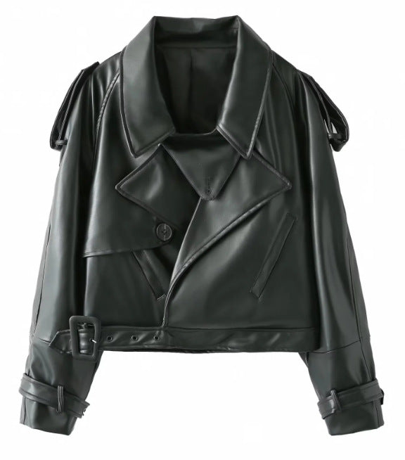 Damen 300+ taillierte Cropped-Bikerjacke aus Kunstleder mit großem Revers, Schulterklappen und Taillengürtel Drune