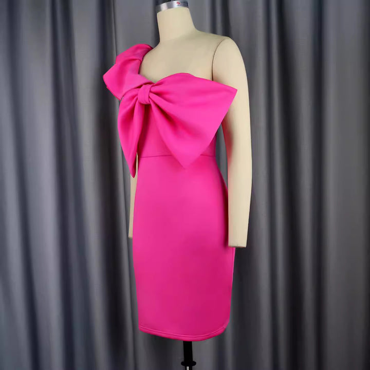 Damen figurbetontes Kleid mit einem großzügigen Schleifendetail Drune