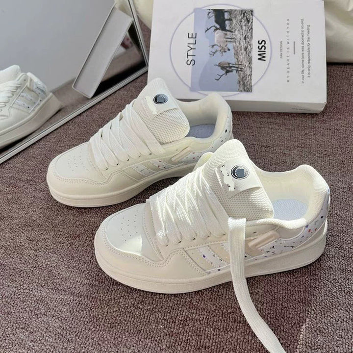 Damen Sneakers im modischen Retro-Stil mit strahlenden Akzenten Drune