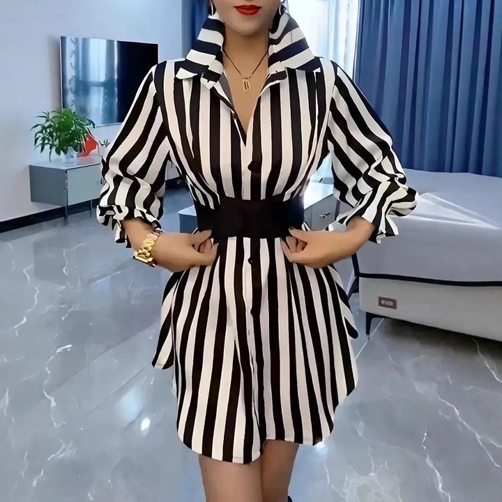 Damen Hemdblusenkleid mit markantem Streifenmuster und weitem Kragen Drune