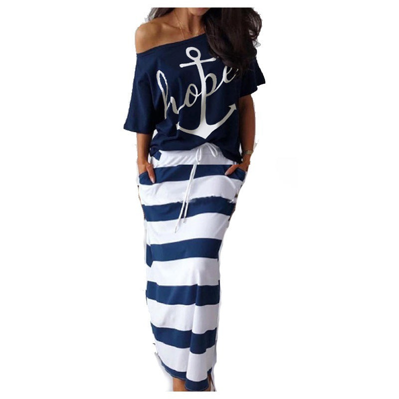 Damen modisches Strandoutfit mit off-shoulder Oberteil und hüftlangem Rock Drune