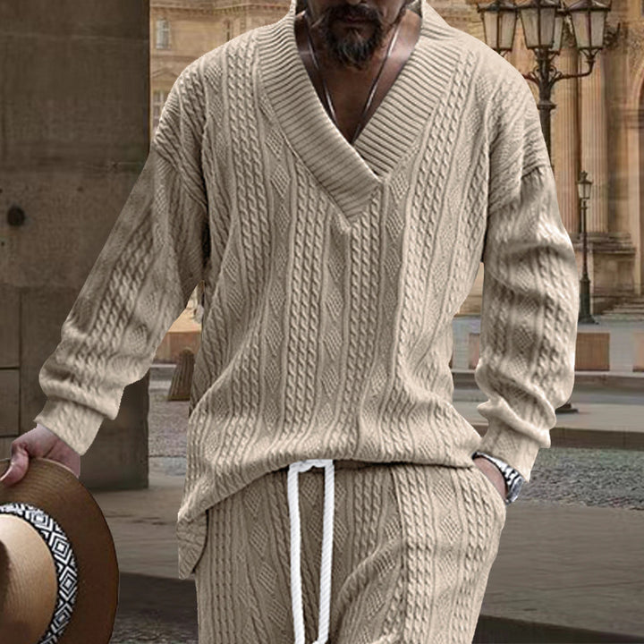 Herren nan grob gestrickter V-Ausschnitt-Pullover mit Zopfmuster und relaxed Fit Drune