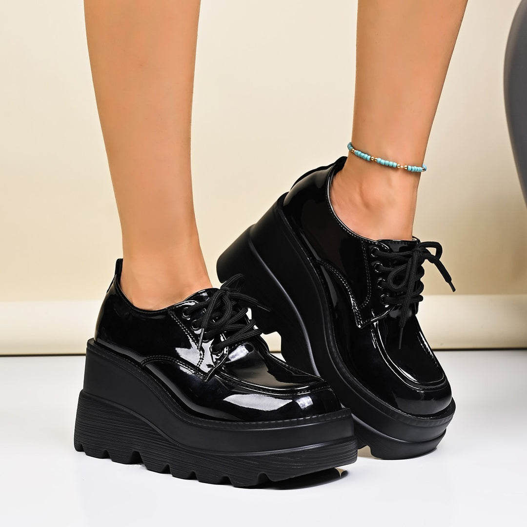 Damen Plateau Schnürschuhe mit glänzendem Obermaterial und rutschfester Sohle Drune