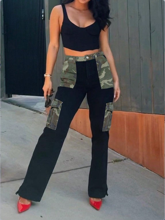 Damen High-Waist Utility-Jeans mit Camouflage-Paneelen und aufgesetzten Cargotaschen Drune