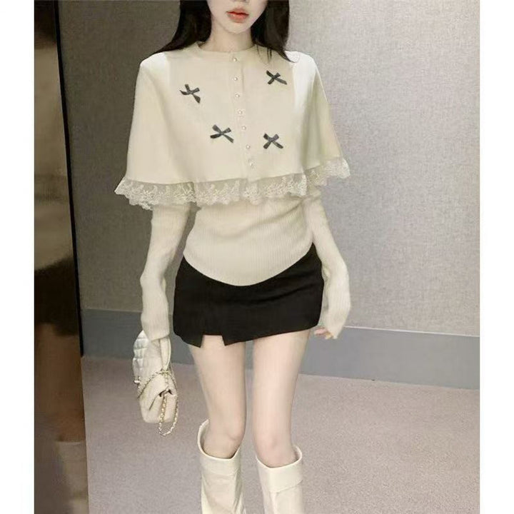 Damen Elegante Strickbluse mit Spitzenbesatz und dekorativen Knöpfen Drune