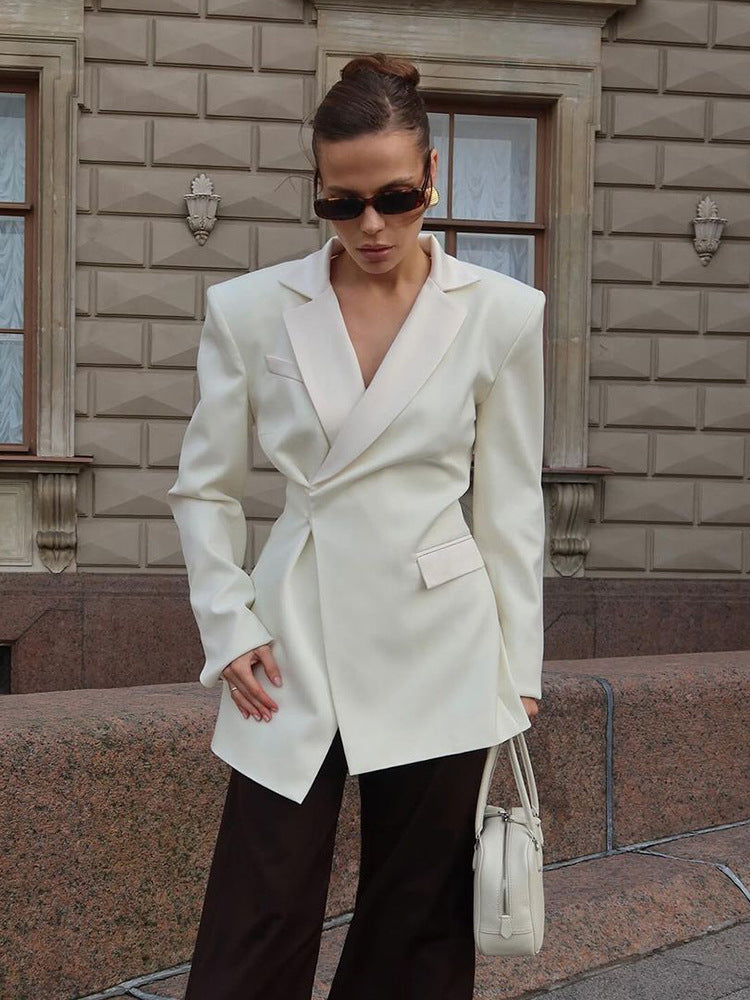 Damen Skulpturaler taillierter Blazer mit asymmetrischem Vorderteil und betonter Schulter Drune