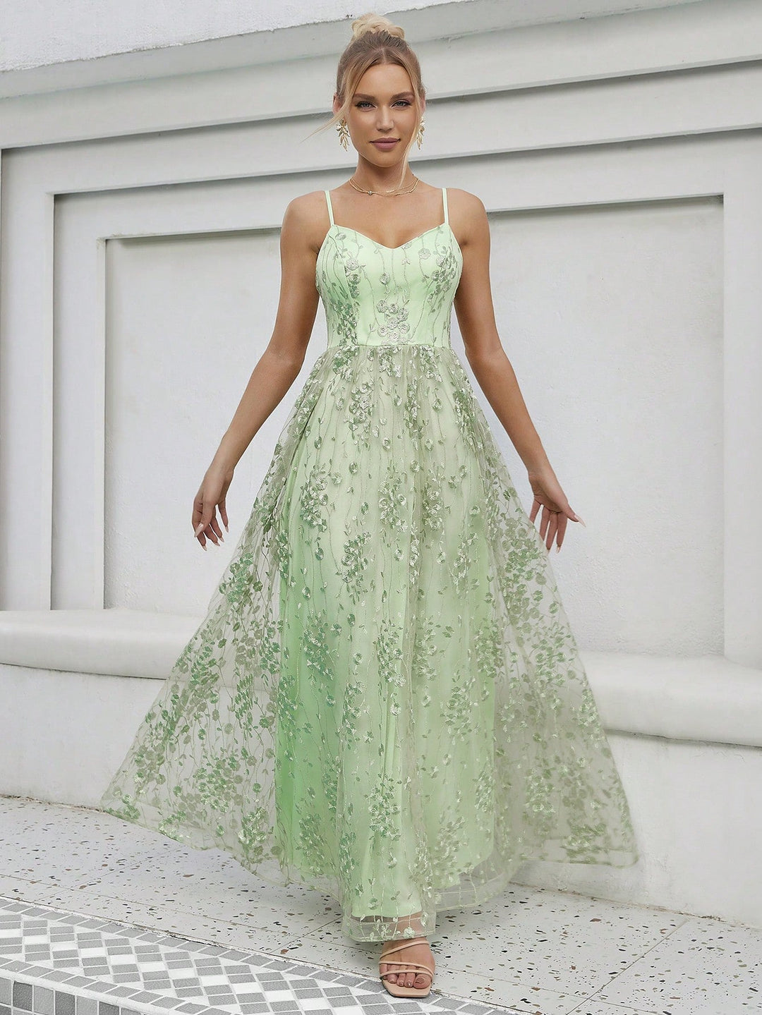 Drune | V-Ausschnitt Träger Abendkleid Mesh Bestickter Rücken Freie Elegante Abendkleid Tanzkleid Festkleid Brautjungfernkleid