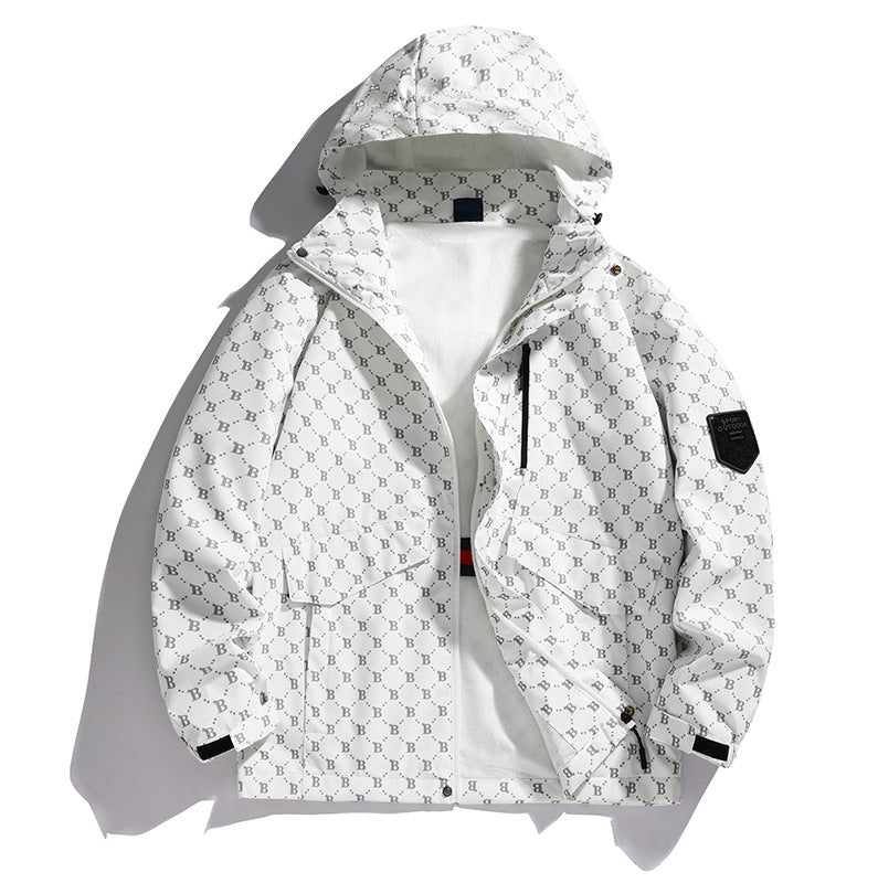 Herren Kapuzen-Softshelljacke mit Allover‑Monogramm, atmungsaktivem Meshfutter und Reißverschlusstaschen Drune