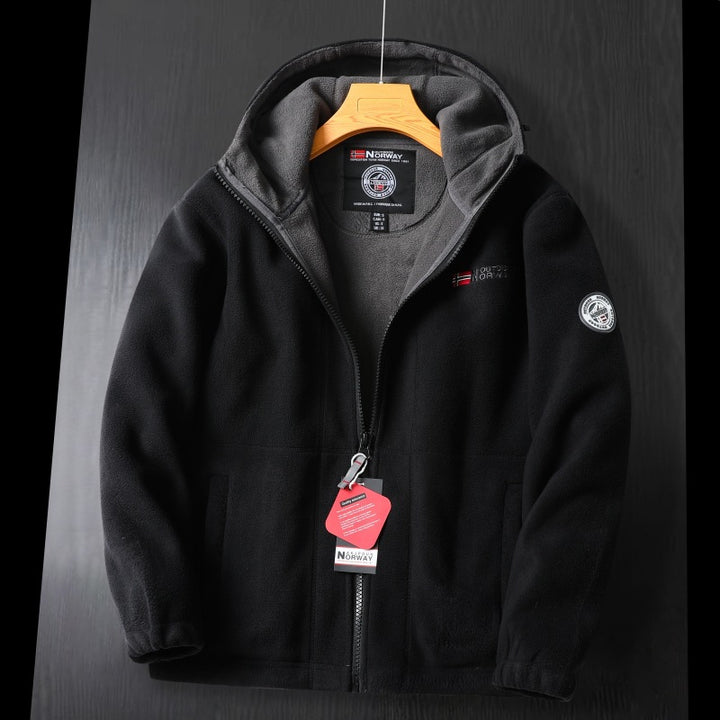 Herren Fleece‑Kapuzenjacke mit wärmender Microfleece‑Fütterung, durchgehendem Reißverschluss und Logo‑Patches Drune