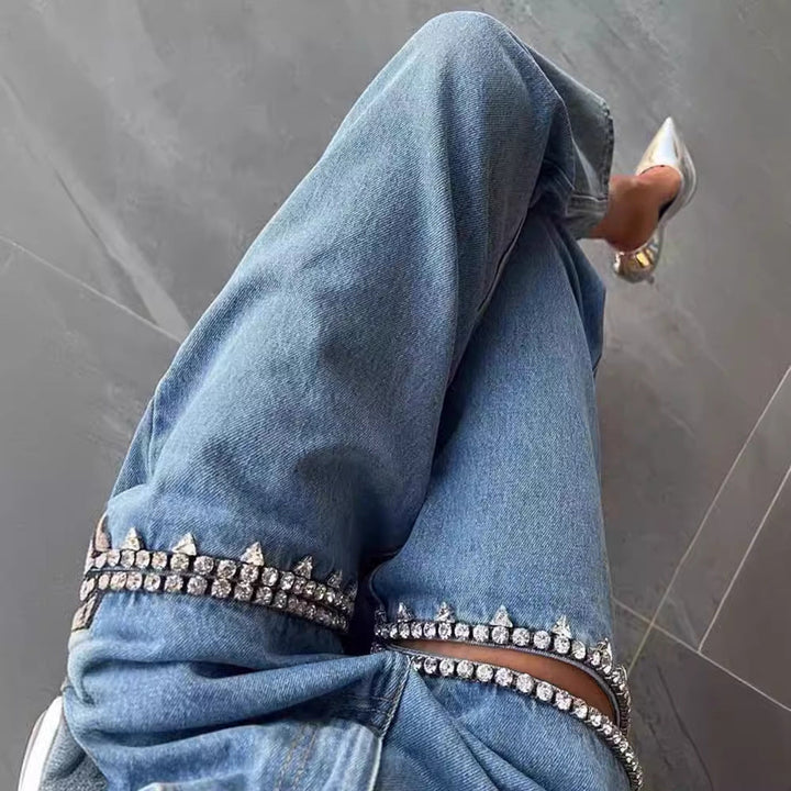Drune Damenjeans mit Löchern, gerader Schnitt