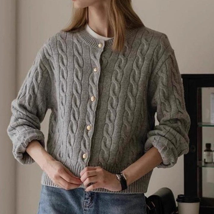 Damen Strickjacke mit Zopfmuster und eleganten Knopfdetails Drune