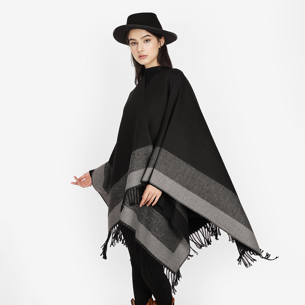 Damen Wollmix-Capeponcho mit kontrastierter Kante, großem Oversize-Fall und Fransensaum Drune