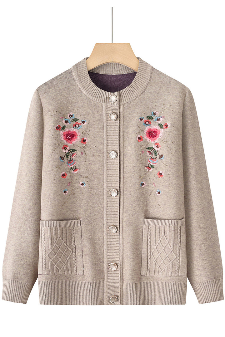 Damen nan bestickte Strickjacke mit Rundhalsausschnitt, Zierknopfleiste und aufgesetzten Taschen Drune