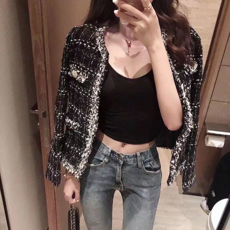Damen nan kurze Bouclé-Tweedjacke im klassischen Schnitt mit Fransenbesatz und Zierknöpfen Drune