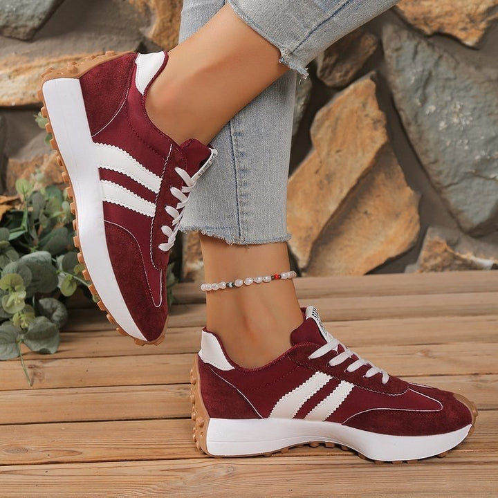 Damen Retro-Running-Sneaker mit Wildlederoptik, profilierter Gumminsohle und gepolstertem Komfortfußbett Drune