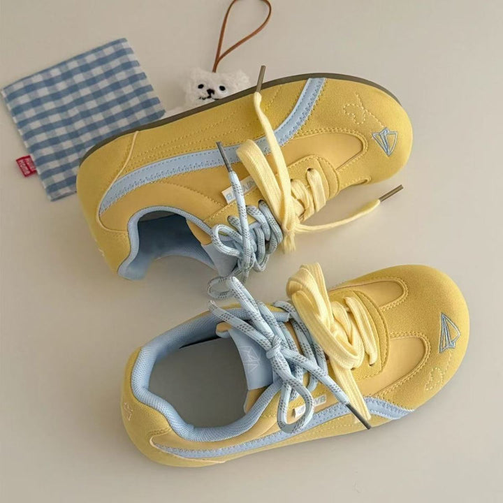 Damen Retro Pastell‑Sneaker mit Veloursoptik, gepolstertem Komfortfußbett und Herz‑Patch Drune