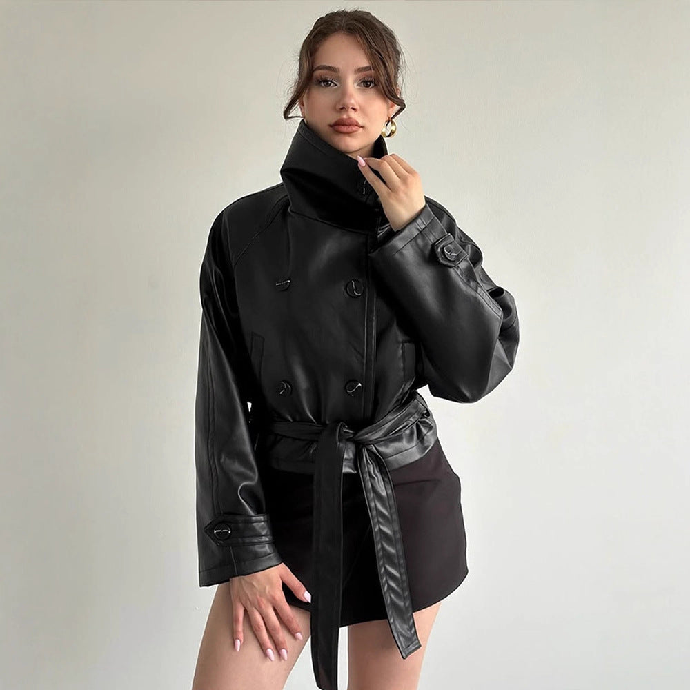 Damen Taillierte Kurzblouson‑Jacke aus Lederimitat mit hohem Stehkragen und Bindegürtel Drune