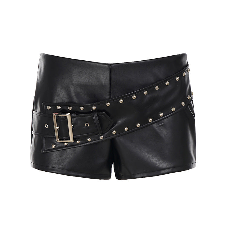 Damen Modische Kunstleder-Shorts mit dekorativen Nieten und ausgefallenem Gürtel Drune