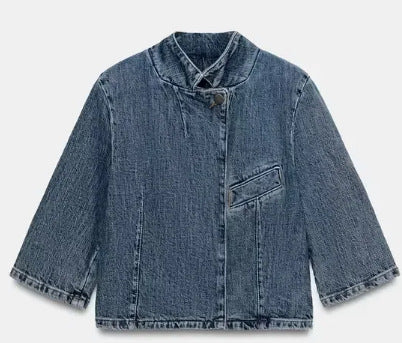 Damen Boxy Cropped Denimjacke mit Mandarin-Kragen, asymmetrischer Knopfblende und Fransenabschluss Drune