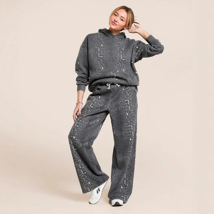 Damen nan zweiteiliges Freizeitset mit Oversize-Kapuzenpullover und weiter Komforthose aus angerautem Sweat mit Animal-Print Drune