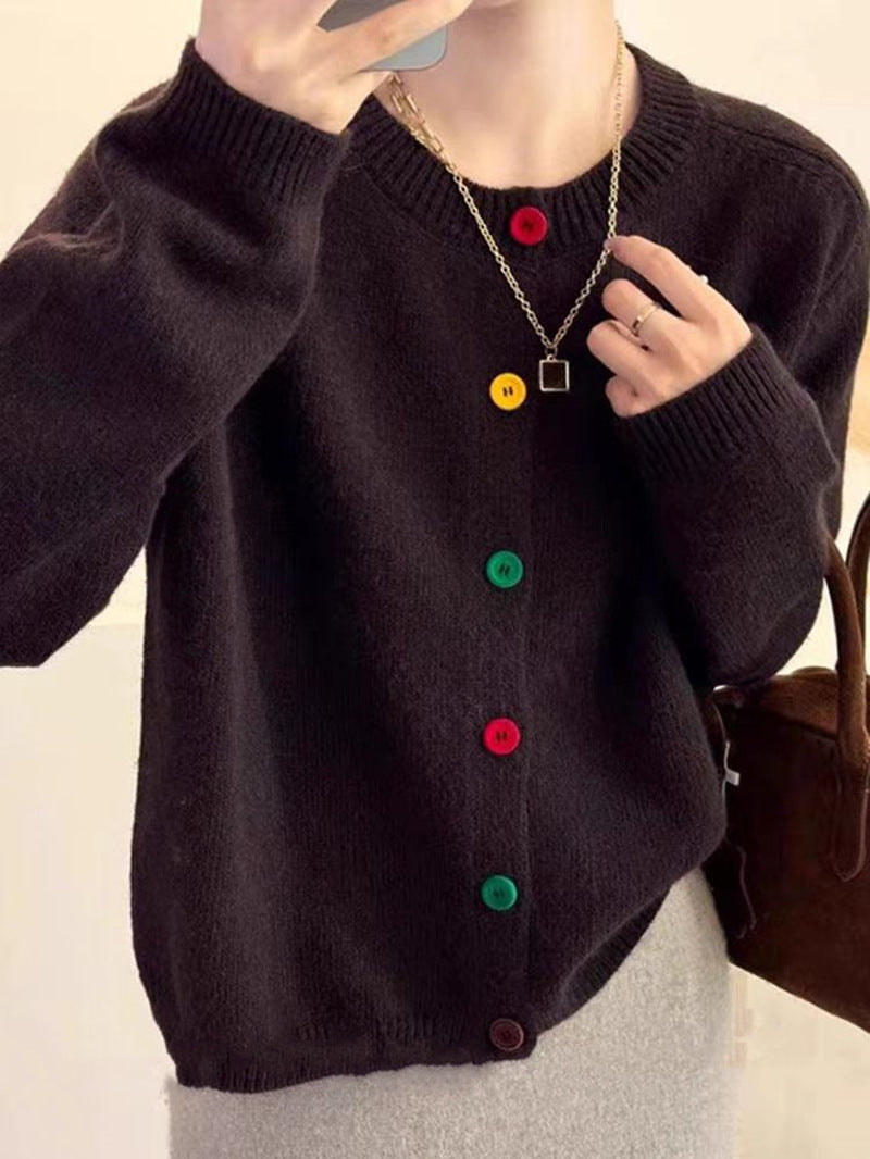 Damen kuschelige Strickjacke mit bunten Knopfdetails und modernem Schnitt Drune
