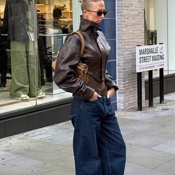 Damen Kurzjacke aus Lederimitat mit hohem Stehkragen, Schulterklappen und taillierter Silhouette Drune