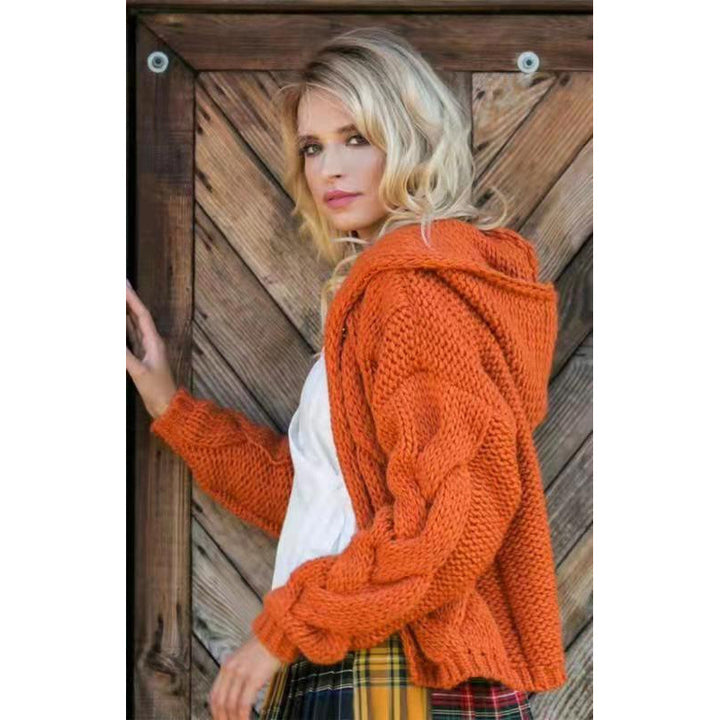 Damen gestrickte Kapuzenjacke mit voluminösem Gewebe und Zopfmuster Drune