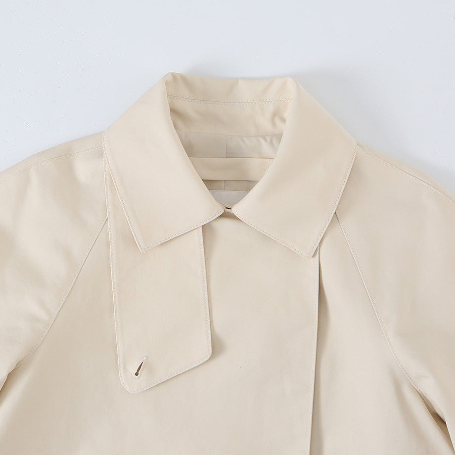 Damen Kurzjacke im Boxy‑Schnitt mit verdeckter Knopfleiste und Hemdkragen Drune