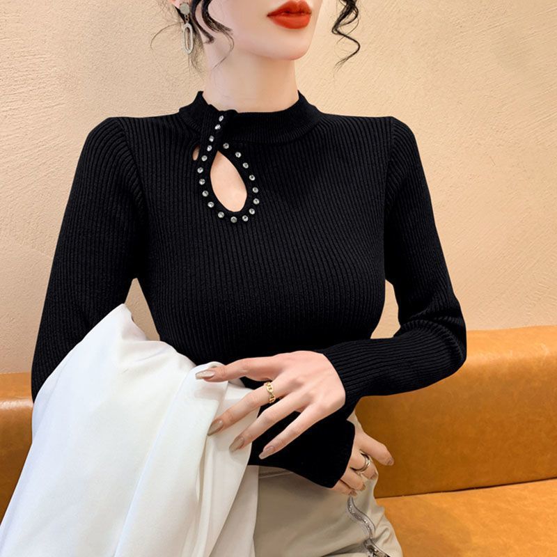 Damen Langarmshirt mit elegantem Ausschnitt und Schmuckdetails Drune