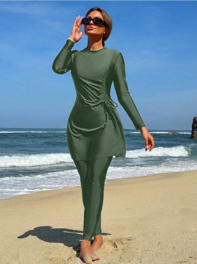 Damen Sportliches Strandoutfit mit figurbetonendem Kleid und langen Leggings Drune