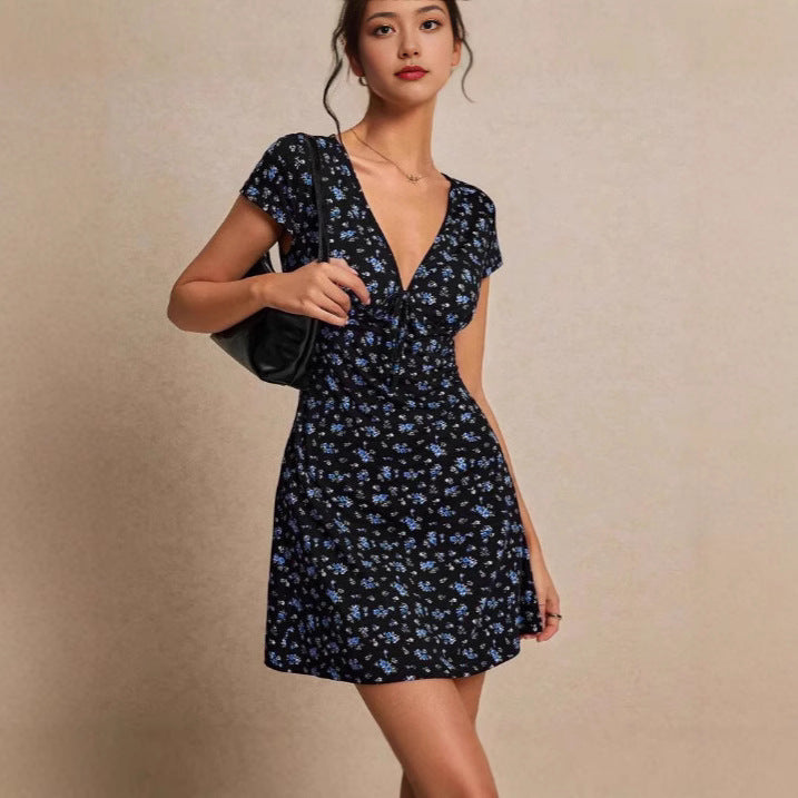 Damen Kurzarm Kleid mit blumigem Schnitt und Wickeldetails Drune