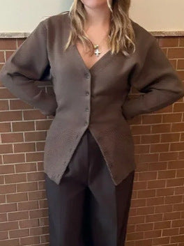Damen Strickjacke mit v-formigem Ausschnitt und Knopfleiste Drune