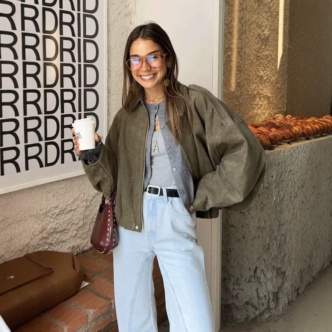 Damen Kurzjacke im Oversize‑Schnitt aus Wildleder‑Optik mit ballonförmigem Saum und Schulterpatten Drune