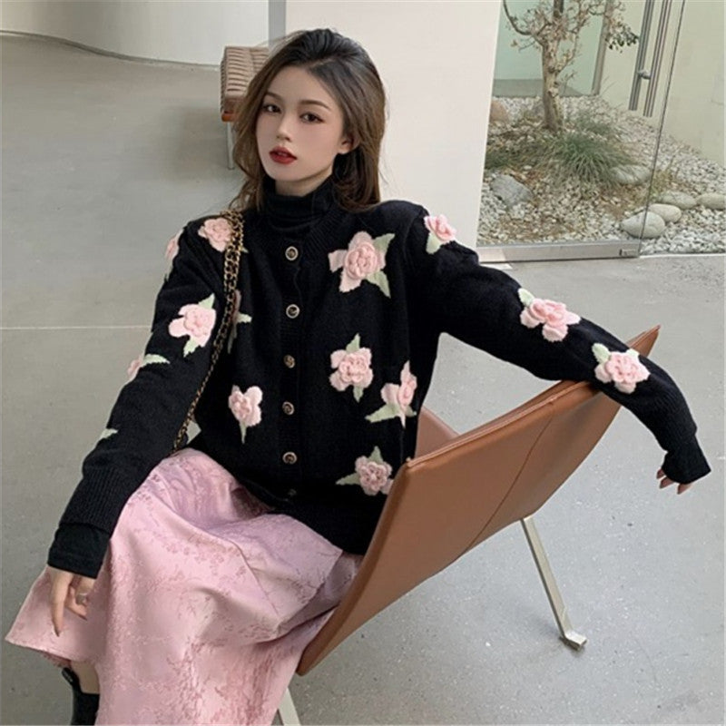 Damen Strickjacke mit kunstvollem Blumenmuster und Knopfverschluss Drune