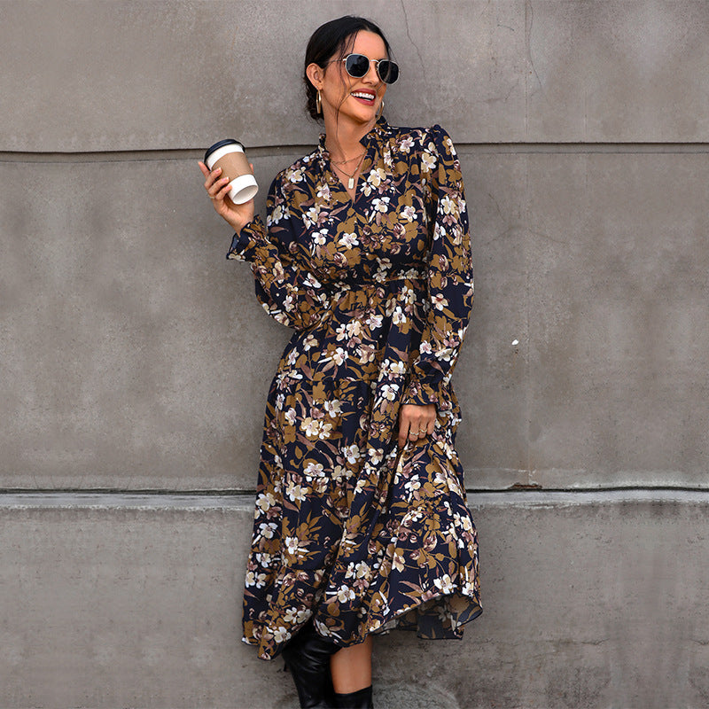 Damen Fließendes Blumen‑Midikleid mit V‑Ausschnitt, Smok‑Taillenband und Stufenrock Drune