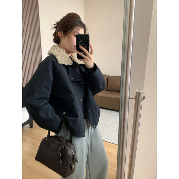 Damen Kurze Oversize-Bomberjacke mit Teddykragen und Druckknopfdetails Drune