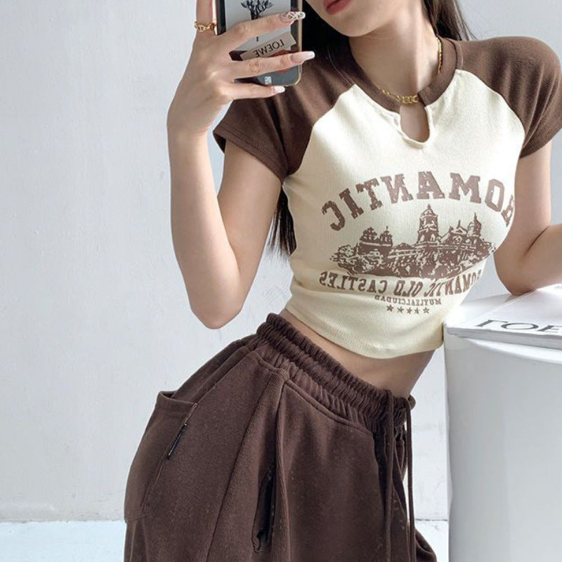 Damen cropped T-Shirt mit einzigartigem Ausschnitt und fröhlichem Grafikdesign Drune