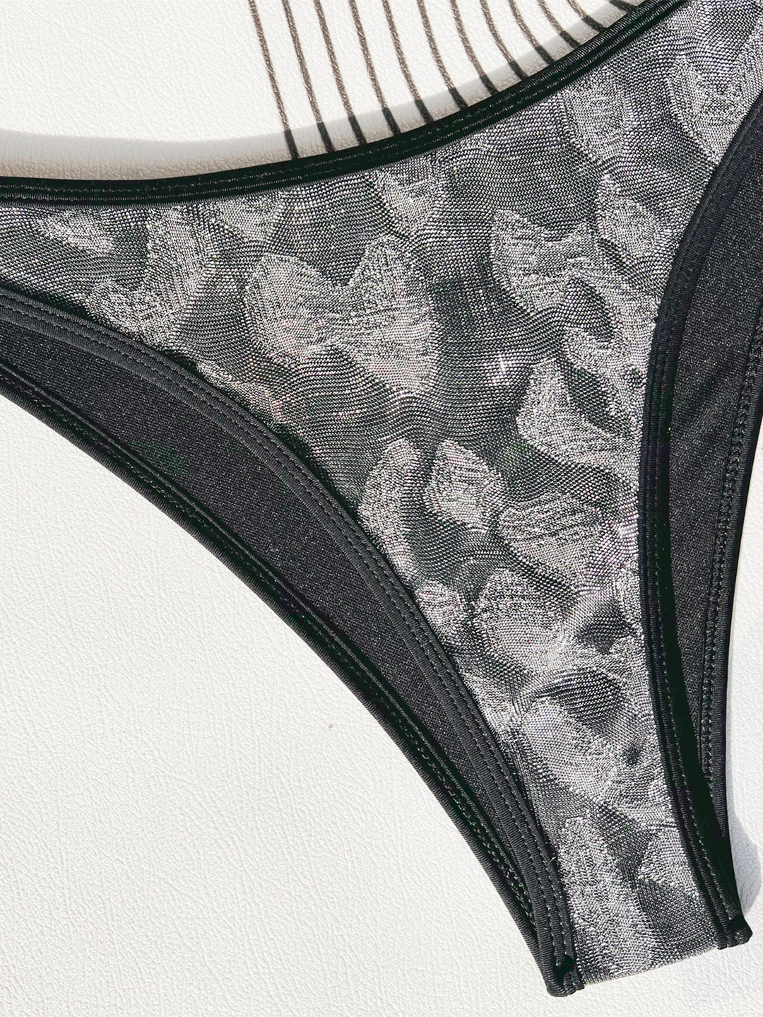 Damen Triangel-Bikini mit stilvollen Metallic-Details Drune