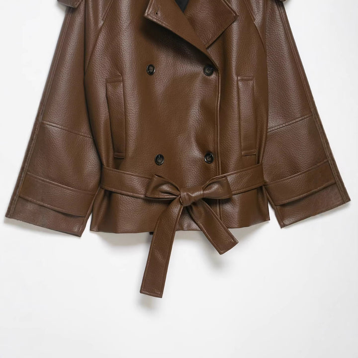 Damen Kurzer Trenchcoat in Lederoptik mit doppelreihiger Knopfleiste, Schulterklappen und Taillengürtel Drune