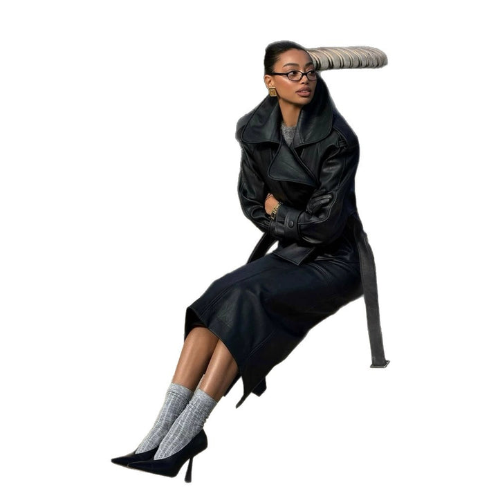 Damen Taillierte Lederjacke mit kurzem Cape‑Einsatz, Schulterpolstern und Bindegürtel Drune