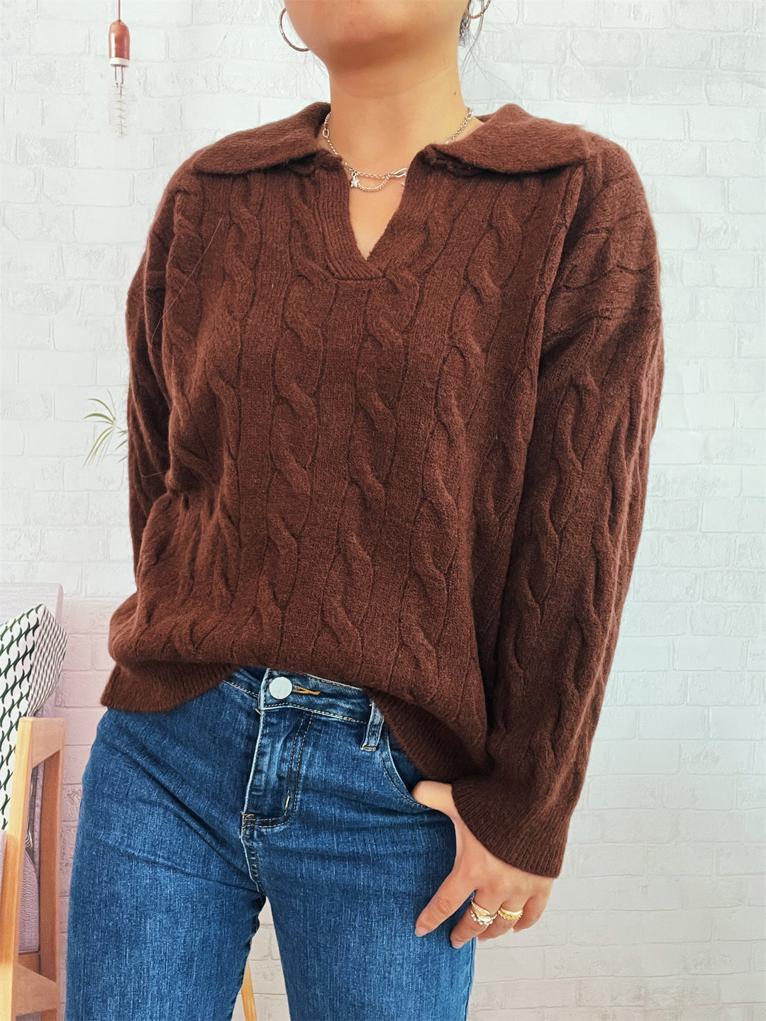 Damen Grobstrickpullover mit farbenfrohem Zopfdesign und klassischem Kragen Drune