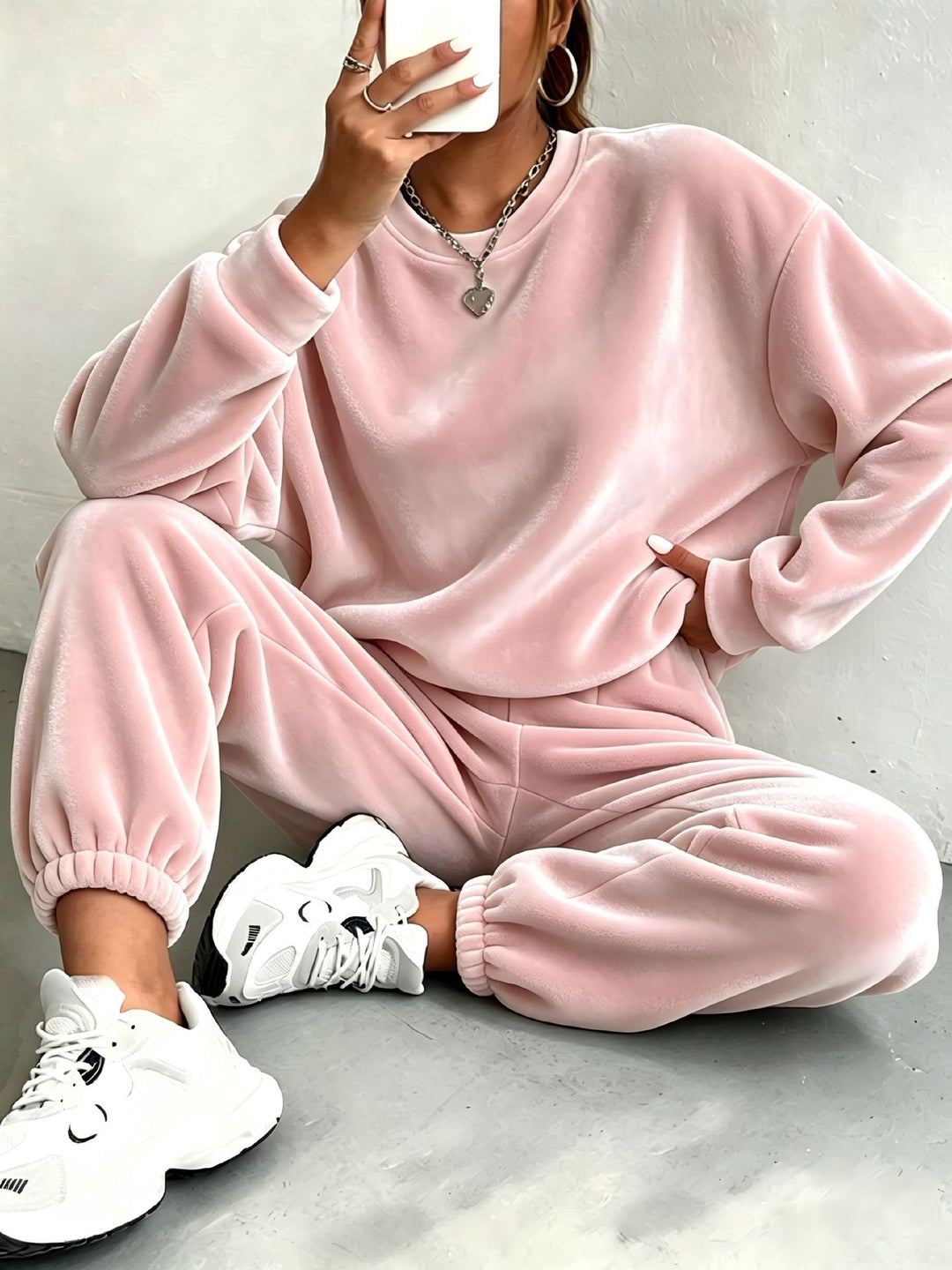 Damen Oversize Samt-Jogginganzug mit Rundhalsausschnitt und elastischen Bündchen Drune